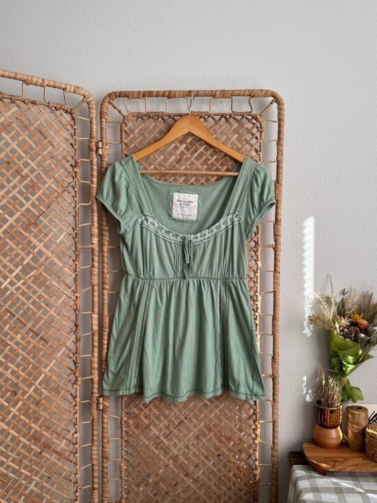 Abercrombie & Fitch Tops - RARE Vintage Y2K Abercrombie & Fitch Milkmaid Babydoll Top in Sage Green - Large
